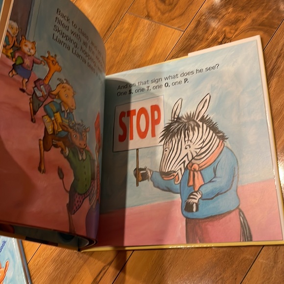 Lot of Two new llama llama hardback books by Anna Dewdney - Picture 9 of 11